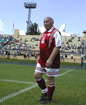 Лужков - футболист